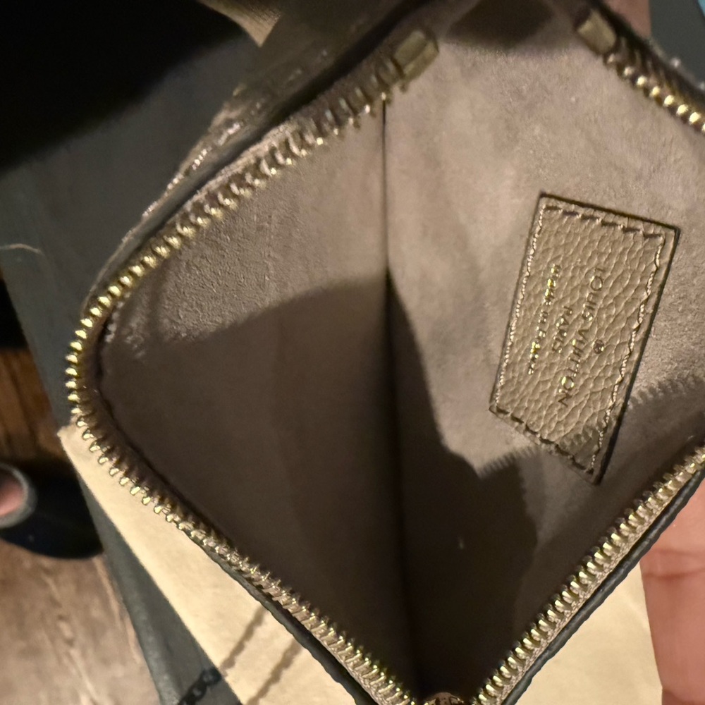 Louis Vuitton Tan empriente Pouch - Picture 4 of 5